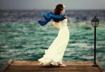 Come with me, beautiful girl, sea, lovely lady, feeling, miss you, lamp, calling, girl, beautiful dress, white dress, love you, love, blue scarf, bridge, water HD wallpaper
