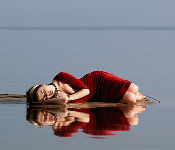 sleeping beauty, sea, red dress, woman, beach HD wallpaper