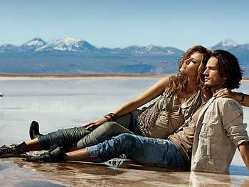 Romantic couple, couple, sexy, romantic, beach HD wallpaper