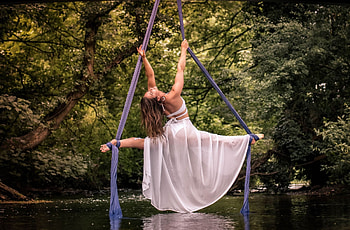 Aerial silks tutorials live, Sports skill, Aerial acrobatics, Aerial expertise HD wallpaper