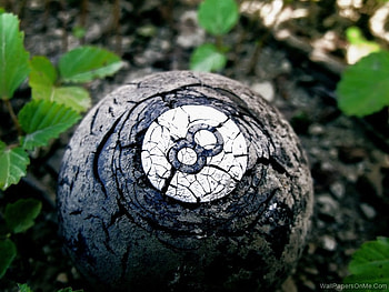 lunar ball used at germany in 1945, broke, circle, black, 8 HD wallpaper