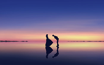 Sunset, silhouette, couple, reflections, dance HD wallpaper