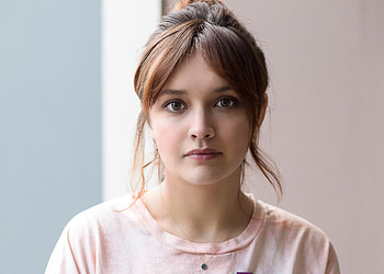 Olivia Cooke, beautiful, brunette HD wallpaper