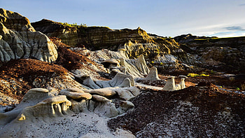 Badlands in Dinosaur Provincial Park, Alberta, canyon, landscape, sky, canada, rocks HD wallpaper