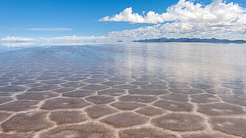 Salar De Uyuni, Bolivia, Reflections in water, Windows 10 spotlight HD wallpaper