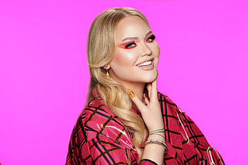 NikkieTutorials, Teaming up, Beauty bay, Eyeshadow palette HD wallpaper