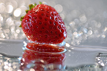 Strawberry, fruit, glitter, red HD wallpaper