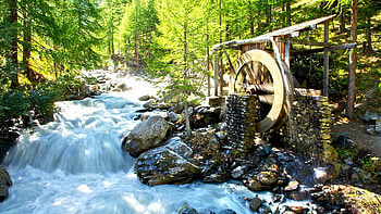 STREAM from MOUNTIAN, sunrays, mill, waterfalls, nature, rocks, forest, mountain HD wallpaper