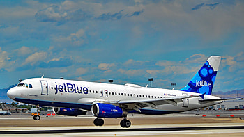 JetBlue Airways, Potential acquisition, Spirit Airlines, Billion-dollar offer HD wallpaper