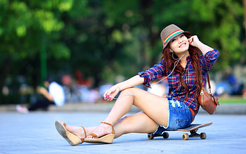 Asian smile girl, MacBook Pro, , Girl skateboarding HD wallpaper