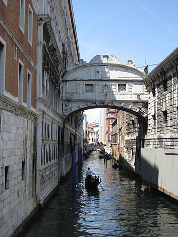Bridge of Sighs, Crossing the bridge HD phone wallpaper
