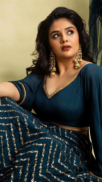 Sreemukhi, telugu actress, anchor HD phone wallpaper
