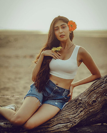 Ruma Sharma, face, flash graphy HD phone wallpaper