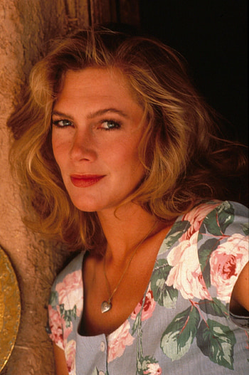 Kathleen Turner, Beloved actress, Romantic adventure, Fan favorite HD phone wallpaper