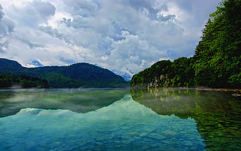 CALM LAKE, reflection, pebbles, sky, lake, stones, mountain HD wallpaper