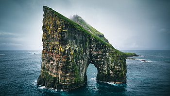 Faroe Islands, Rocky coastline, Outdoor beauty, Horizon view HD wallpaper
