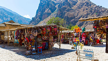 Ollantaytambo, Souvenir market, Local textiles, Colorful ponchos HD wallpaper