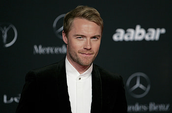 Ronan Keating, Music, Accepts damages, hacking case HD wallpaper