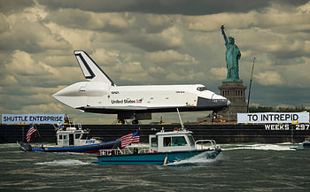 NASA Landing, us space shuttle, usa, patriotism, united states, us veterans, usa patriotism, veterans day, honoring the fallen HD wallpaper
