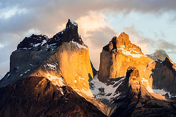 Golden peak, Torres del Paine National Park, Chile HD wallpaper