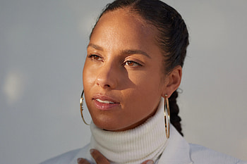 Alicia Keys, Soulcare brand, Me time, WWD HD wallpaper