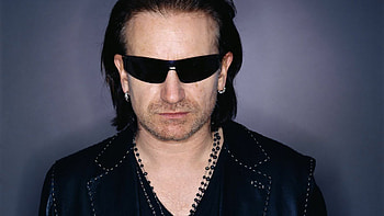 Bono , , Bono backgrounds, Captivating stage presence HD wallpaper