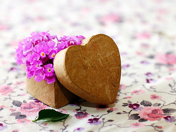 Box of flowers, purple, flowers, heart, box HD wallpaper