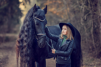 Young Cowgirl and her Gorgeous Horse, horse, cowgirl, model, blonde HD wallpaper