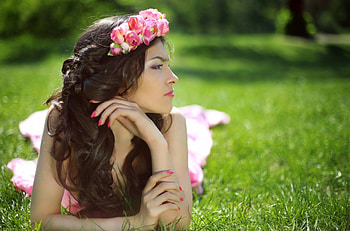 Summer Sun, flower wreath, women, grass, beauty HD wallpaper