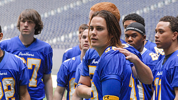 Friday Night Lights, Gripping season finale, Binge-worthy series, Riveting drama HD wallpaper