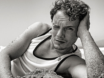 Anton Yelchin, Monochrome , Cinematic stills, Artistic portraits HD wallpaper