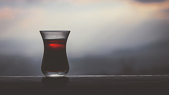Glass of tea, Refreshing, Condensation, Pouring HD wallpaper