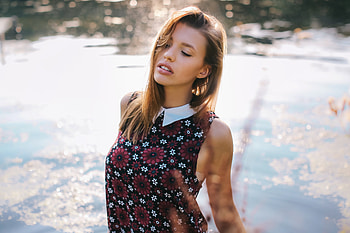 The Girl By The Water Edge, girls, model HD wallpaper