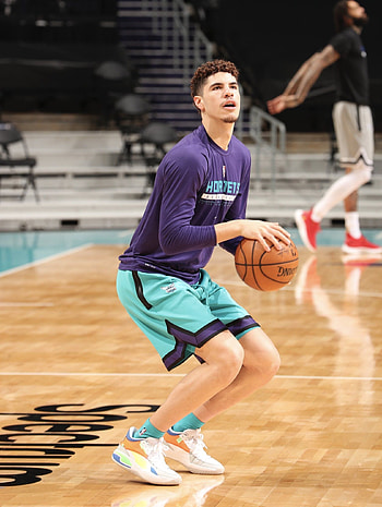 LaMelo Ball, Ball family, Memorable moments, Parenting journey HD phone wallpaper
