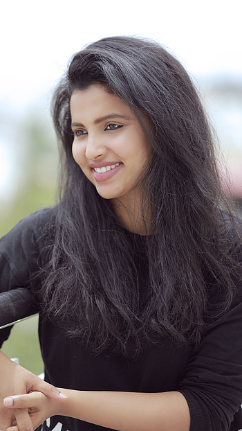 Roopasri Nair, kannada actress, cute HD phone wallpaper