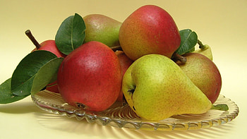 Delectable pear, Fruit platter, Nutritious option, Refreshing snack HD wallpaper