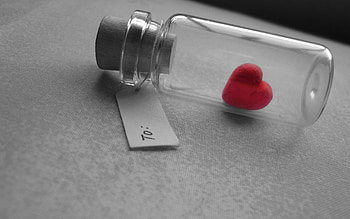 Hearts, Objects, Love HD wallpaper