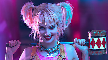 Harley Quinn With Her Hammer, harley-quinn, superheroes, artist, artwork, digital-art, cosplay HD wallpaper