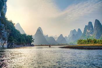 superb chinese river r, mist, river, boat, cliffs, r, mountains HD wallpaper