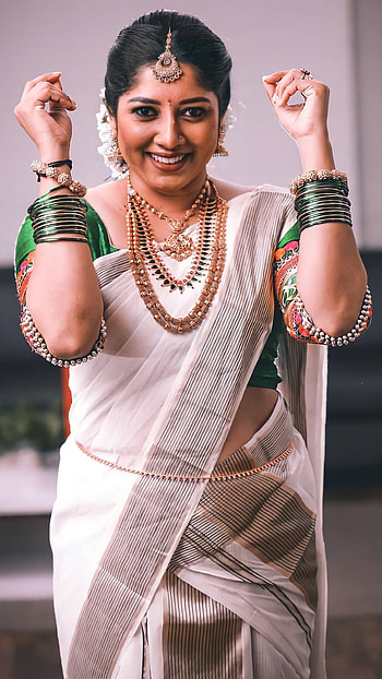 Anumol, malayalam actress, saree beauty HD phone wallpaper