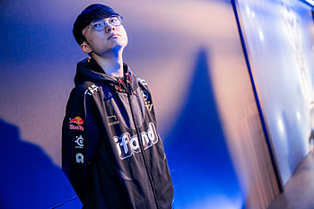 T1 Neon Mid — Legendary Pro Gamer, Faker (League Of Legends), video game, T1 HD wallpaper