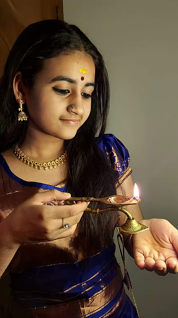 Soorya Gayatri, classical singer HD phone wallpaper