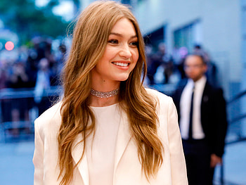Gigi Hadid Harpers Bazar 2017, gigi-hadid, celebrities, girls, model HD wallpaper