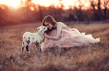 Girl With Lamb, girls, lamb, model, graphy HD wallpaper