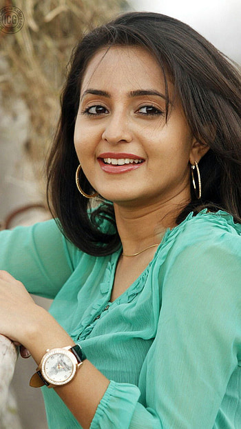 Bhama, malayalam actress, cute face HD phone wallpaper
