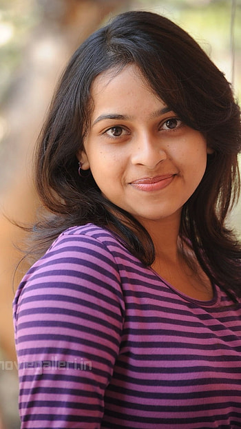 Sri Divya, Tollywood HD phone wallpaper