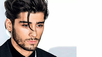 Zayn Malik, Proud father, Singing in Urdu, Adoring fans HD wallpaper