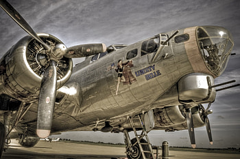 nose art on a vintage B-17 r, militery, art, bomber, plane, r, vintage HD wallpaper