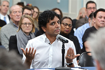 M. Night Shyamalan, Lawmakers' POV, Filming in PA, Expert analysis HD wallpaper