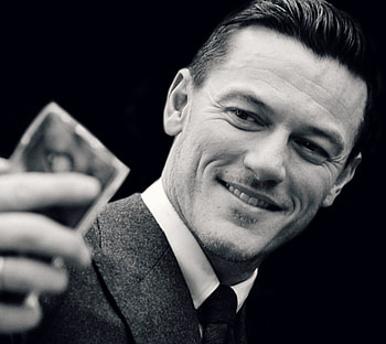 Luke Evans, white, black, man, smile, actor, bw HD wallpaper